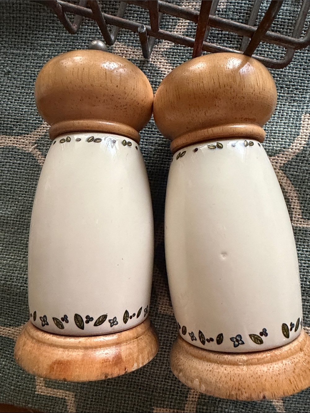 French style Salt & Pepper Shakers - Picture 10 of 12